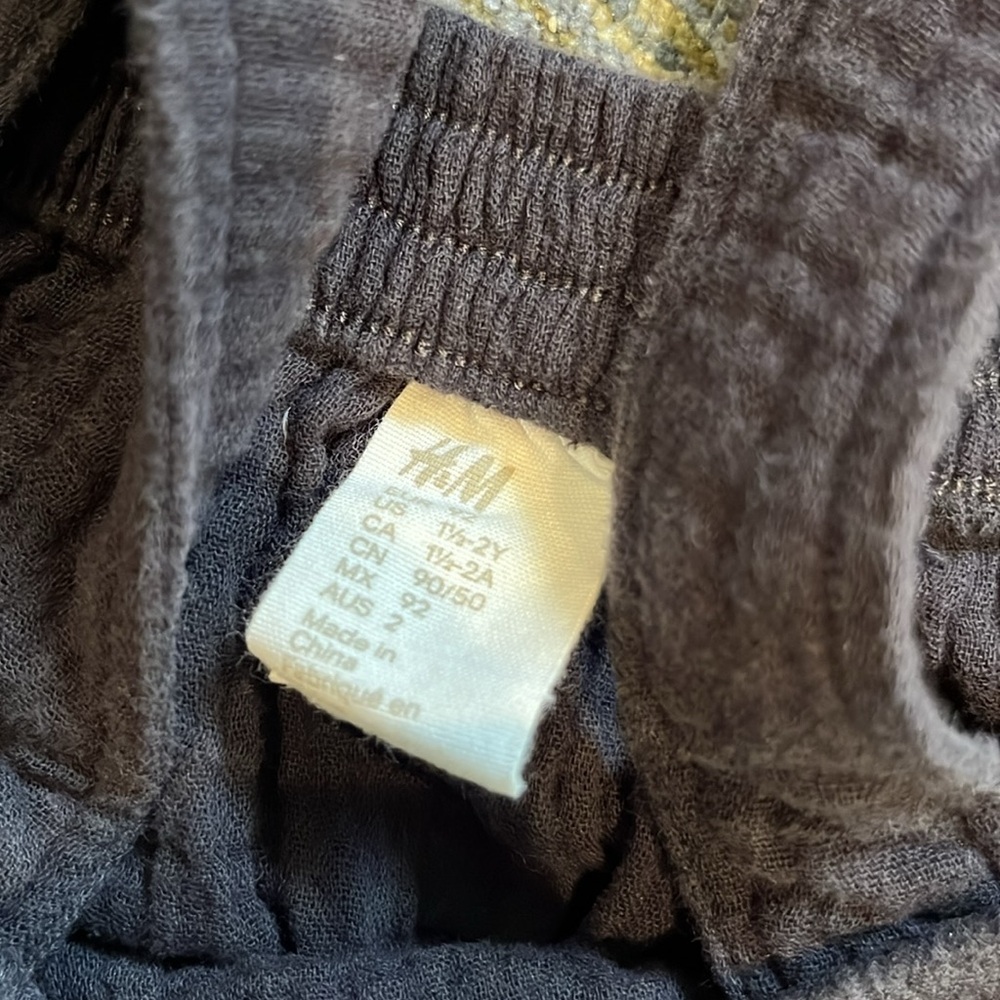 H&M Charcoal kids skirt with straps - Picture 3 of 3